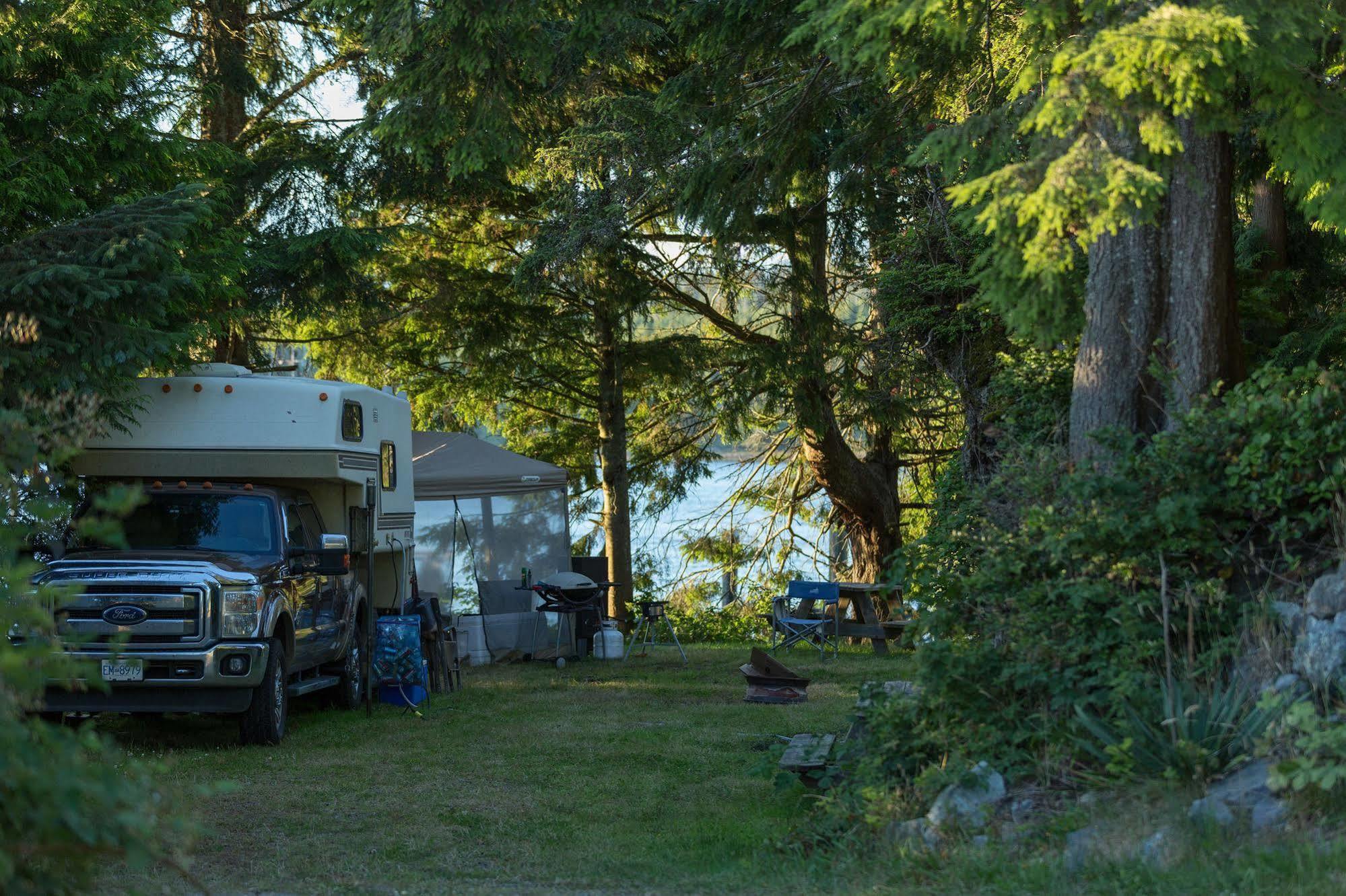 Island West Resort Ucluelet Exteriör bild